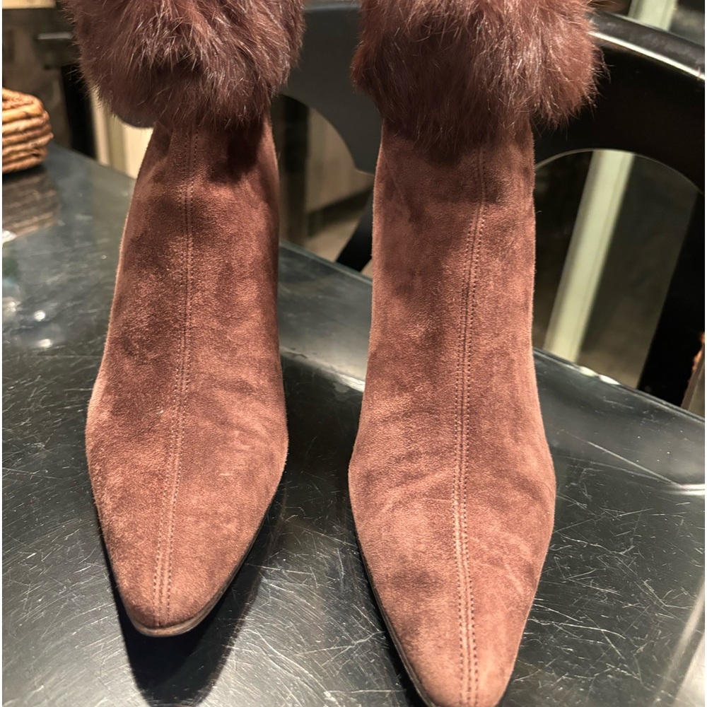 Vintage Max De Carlo Italian booties trimmed in rabbit. Size  8